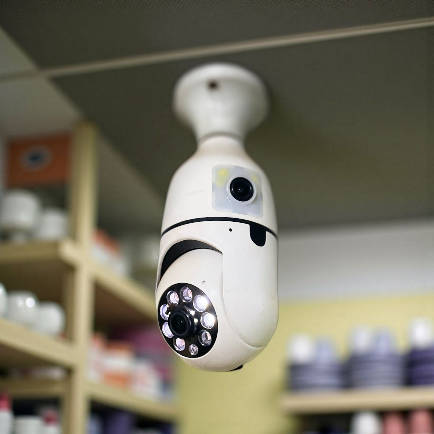 PTZ dual-lense bulb CCTV camera